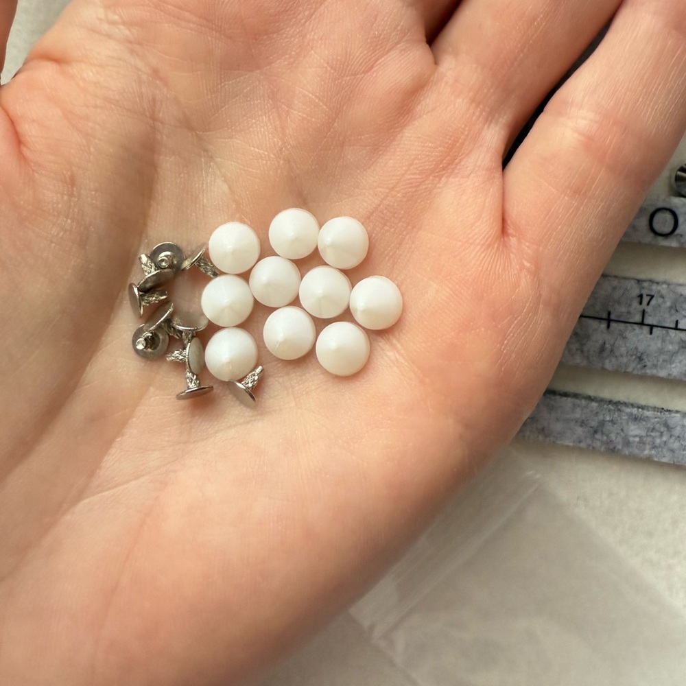 Louboutin spikes replacement, white 6 mm, 10 sets